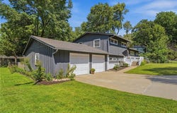 5200 W 57th Street, Roeland Park, KS 66205
