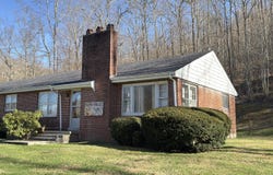 408 Hwy. 421, McKee, KY 40447