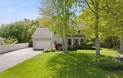 90 Sutherland Dr, Somerset, MA 02726