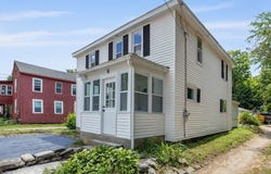 51 Kilbourn Rd, Lancaster, MA 01523