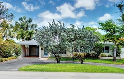 81 NW 37th St, Oakland Park, FL 33309