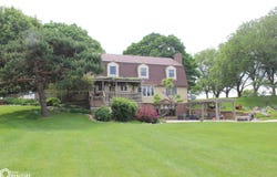 1077 Meadow Lake Drive, Mason City, IA 50401
