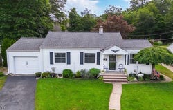 189 N Ethel Ave, Hawthorne Boro, NJ 07506-1515