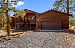 2219 FAIRWAY Drive, Overgaard, AZ 85933