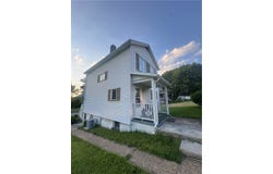 1013 Howell St, Vandergrift, PA 15690