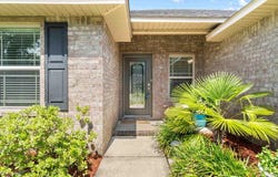 6066 Autumn Pines Cir, Pace, FL 32571