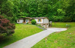 1440 Oren White Rd, Lenoir City, TN 37771