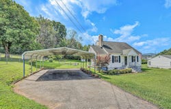 5215 Eden AVE, Roanoke, VA 24018