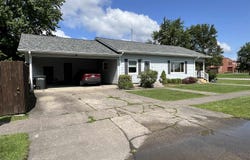 89 NE H Street, Linton, IN 47441