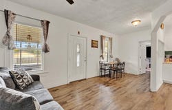 520 DORA AVENUE, TAVARES, FL 32778