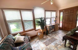 131 W Groveland Ave, Somers Point, NJ 08244