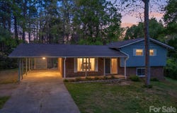 31 Firefly Lane, Saluda, NC 28773