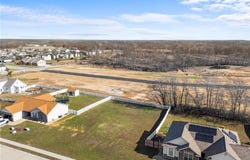 1131 Castle Green Drive, Waterloo, IL 62298