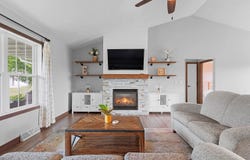 240 CORNELLIUS MARTIN Court, DE PERE, WI 54115-7822