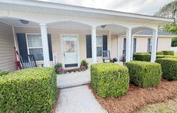327 Edgewood Cir, Douglas, GA 31533