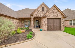 5711 Pebble Beach Drive, Granbury, TX 76049