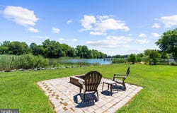 205 Riverside Dr, Chester, MD 21619