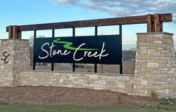 2134 Woodfield Dr, Tonganoxie, KS 66086