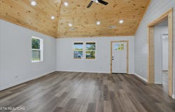1100 8th St, Etowah, TN 37331