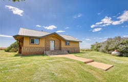 22807 E 1070 Road, Clinton, OK 73601