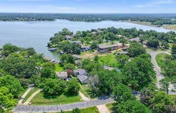203 Kiowa Drive W, Lake Kiowa, TX 76240