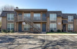 411 S Dooley Street, Grapevine, TX 76051