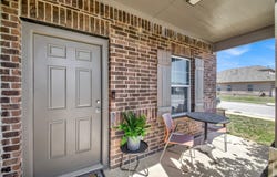 141 Hess Dr, Kyle, TX 78640