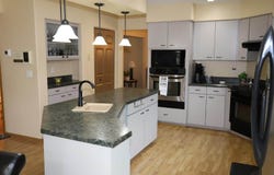 609 Bavaria Dr, Minot, ND 58703