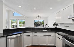 1502 LINCOLN St, HoodRiver, OR 97031