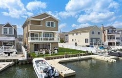 6 Pearce Court, Manasquan, NJ 08736