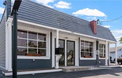 1692 Warwick Avenue, Warwick, RI 02889