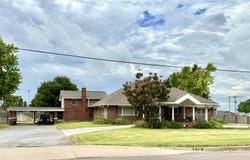 516 SW 6th, Mooreland, OK 73852