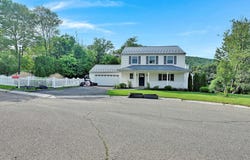 42 OVERLOOK DRIVE, POTTSVILLE, PA 17901