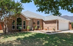 704 Oakridge Drive, Lake Dallas, TX 75065