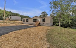 82 Spruce Lane SE, Cartersville, GA 30121