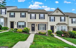 2756 SEABISCUIT STREET, YORK, PA 17402