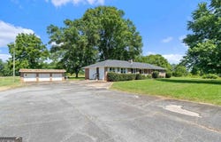 342 Dennis Station, Eatonton, GA 31024