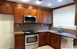 291 Hazlitt Way, Franklin, NJ 08873