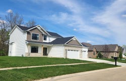 2102 Slade Lane E, Mahomet, IL 61853