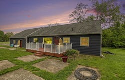 557 W James Street, Lawrence, MI 49064