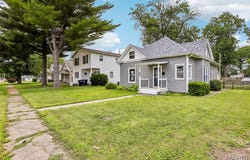 208 E Elm Street, Gillespie, IL 62033