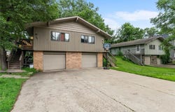 305/307 Jackson Avenue N, Hopkins, MN 55343