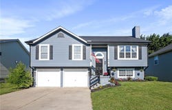 4416 Broadway Terrace, Leavenworth, KS 66048