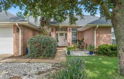 1145 Finch Dr, Gulf Breeze, FL 32563