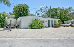 32 Pirates Dr, Key Largo, FL 33037