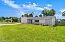 20 Laurel Oaks Circle, Ormond Beach, FL 32174