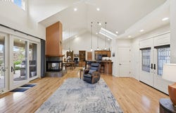 2148 Lomond Ave, Springfield, OR 97477