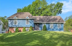 9708 N Campbell Drive, Kansas City, MO 64155