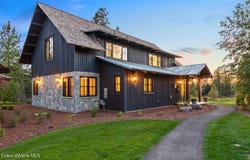 6431 S SETTLERS POND CT, Harrison, ID 83833