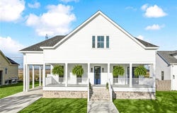 2221 BENJAMIN Street, Arabi, LA 70032